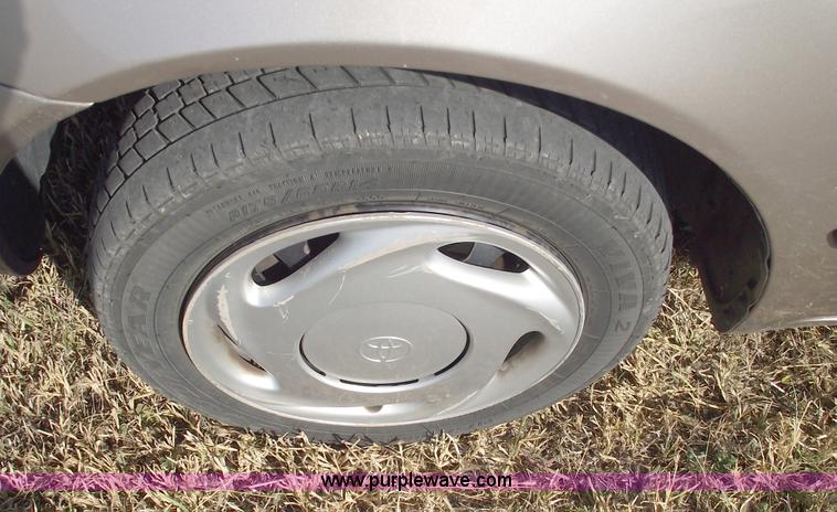 image for item C5725 1998 Toyota Corolla CE