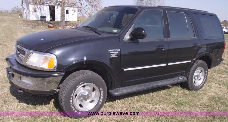 image for item C5729 1997 Ford Expedition XLT SUV