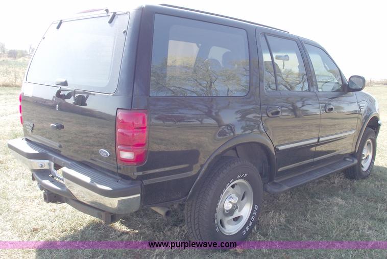 image for item C5729 1997 Ford Expedition XLT SUV