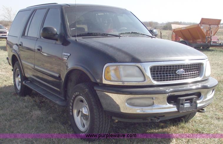 image for item C5729 1997 Ford Expedition XLT SUV