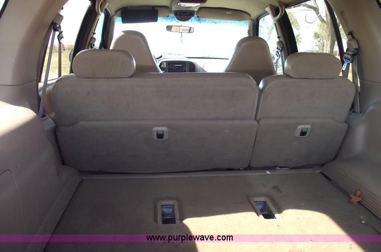 image for item C5729 1997 Ford Expedition XLT SUV