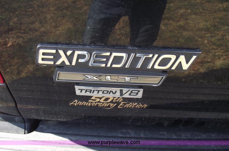 image for item C5729 1997 Ford Expedition XLT SUV