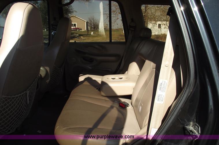 image for item C5729 1997 Ford Expedition XLT SUV