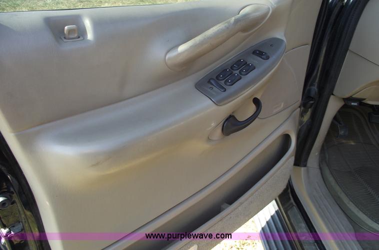 image for item C5729 1997 Ford Expedition XLT SUV