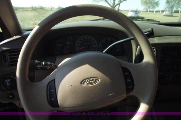 image for item C5729 1997 Ford Expedition XLT SUV