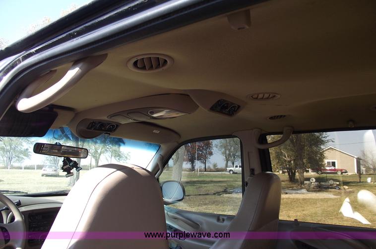 image for item C5729 1997 Ford Expedition XLT SUV