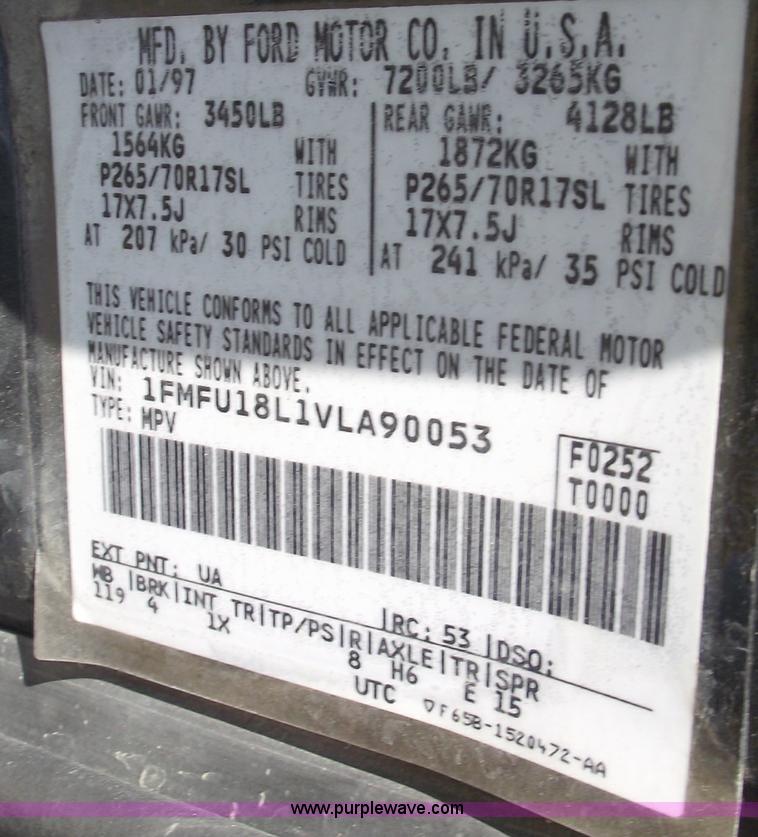 image for item C5729 1997 Ford Expedition XLT SUV