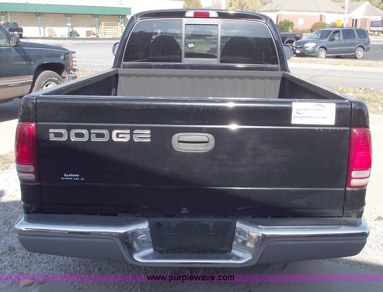 image for item C5731 1998 Dodge Dakota SLT club cab pickup truck