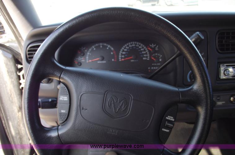 image for item C5731 1998 Dodge Dakota SLT club cab pickup truck