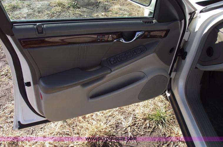 image for item C5739 2001 Cadillac DeVille DHS