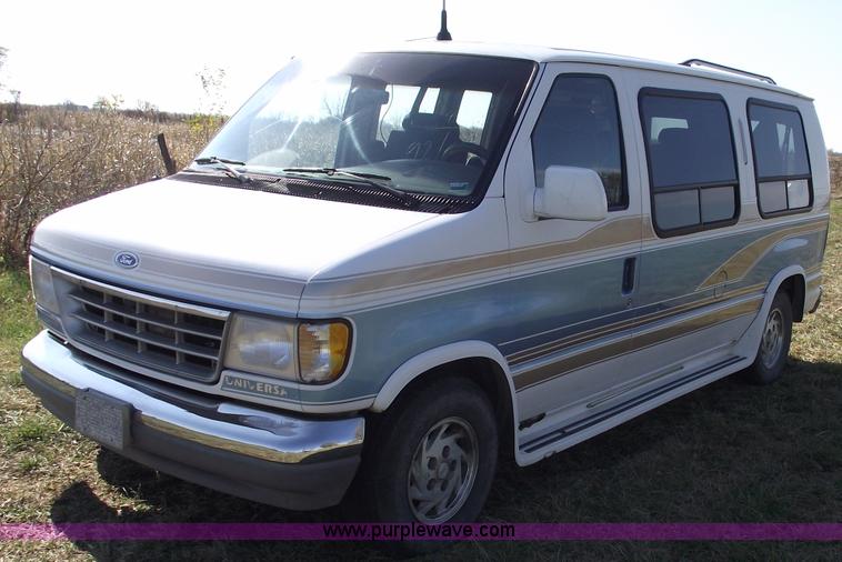 image for item C5741 1992 Ford Econoline E150 van