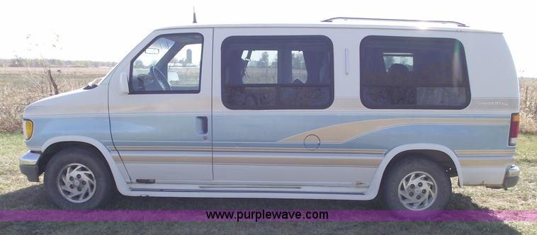 image for item C5741 1992 Ford Econoline E150 van