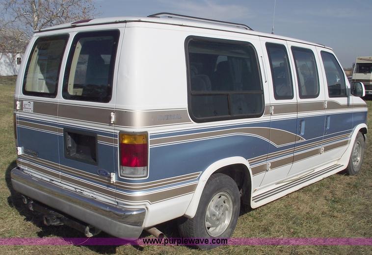 image for item C5741 1992 Ford Econoline E150 van