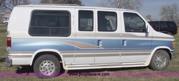 image for item C5741 1992 Ford Econoline E150 van