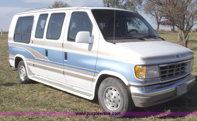 image for item C5741 1992 Ford Econoline E150 van