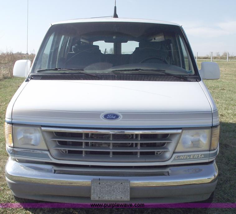 image for item C5741 1992 Ford Econoline E150 van