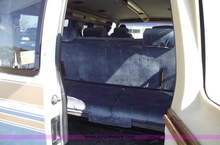image for item C5741 1992 Ford Econoline E150 van