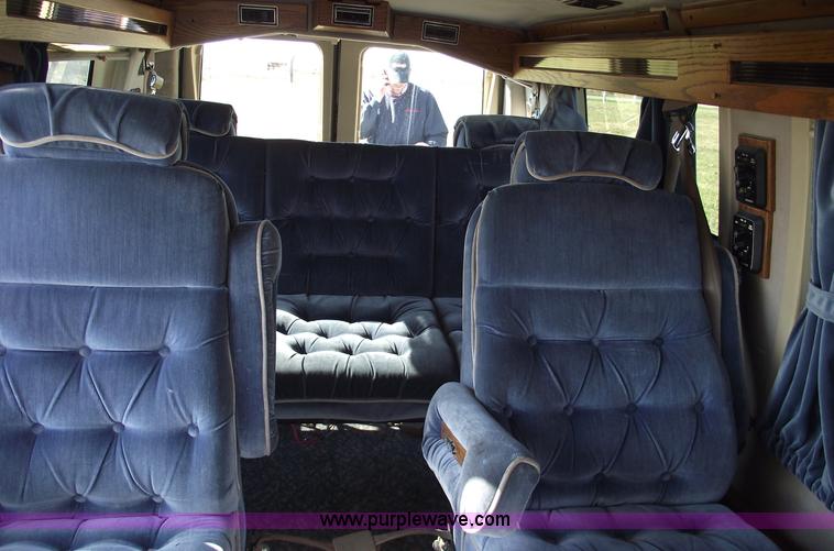 image for item C5741 1992 Ford Econoline E150 van