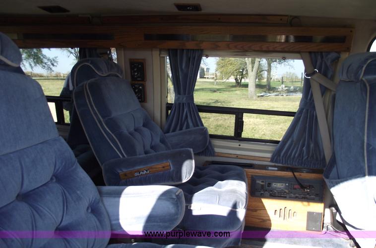 image for item C5741 1992 Ford Econoline E150 van