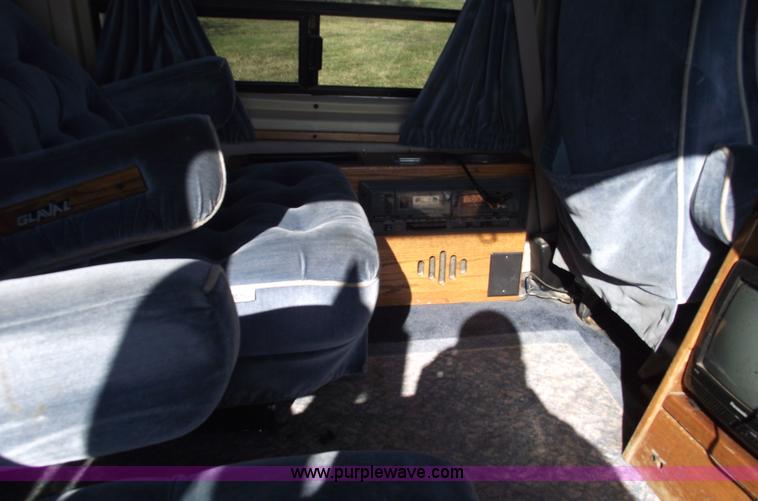 image for item C5741 1992 Ford Econoline E150 van