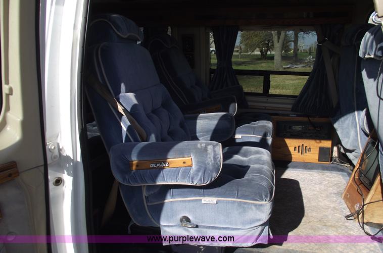 image for item C5741 1992 Ford Econoline E150 van