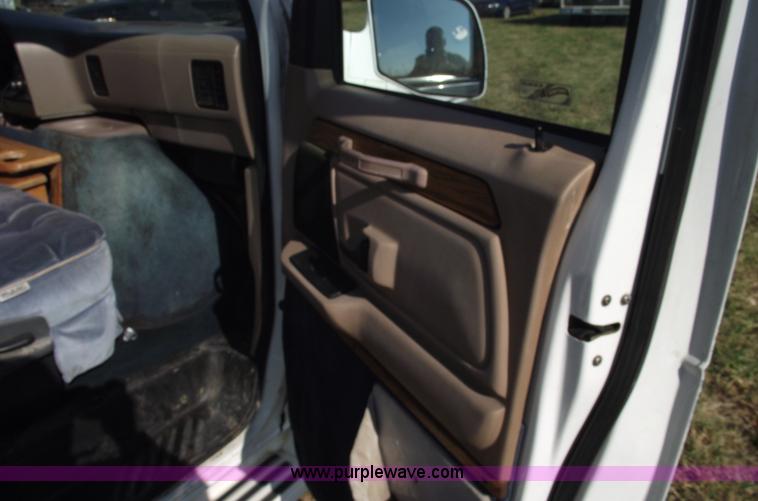 image for item C5741 1992 Ford Econoline E150 van