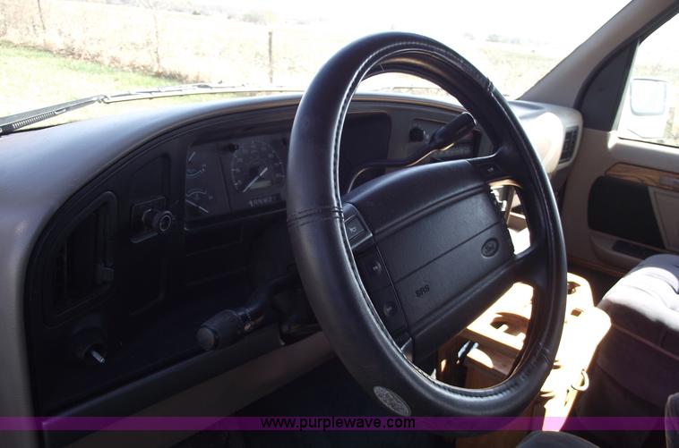 image for item C5741 1992 Ford Econoline E150 van