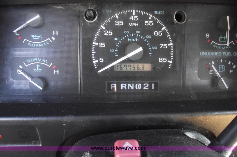 image for item C5741 1992 Ford Econoline E150 van