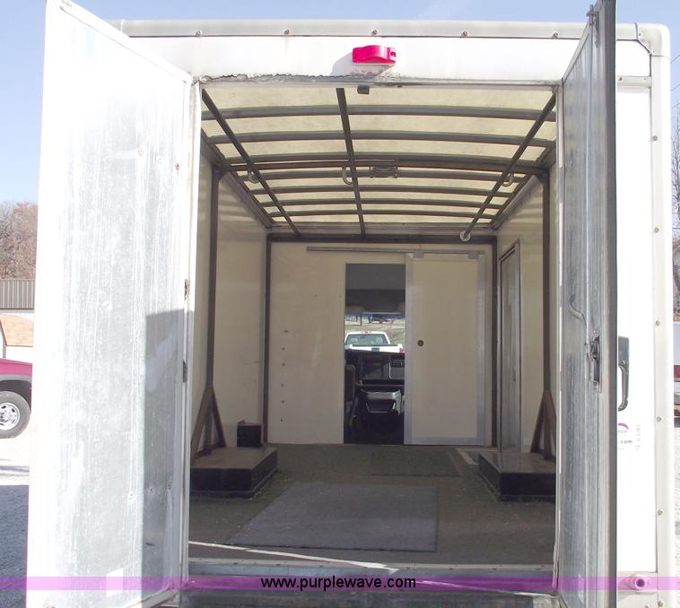 image for item C5765 2004 Chevrolet G3500 Express box truck