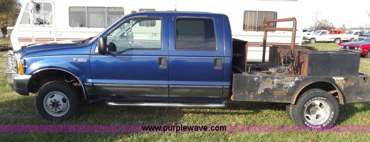 image for item C5774 1999 Ford F350 crew cab pickup truck