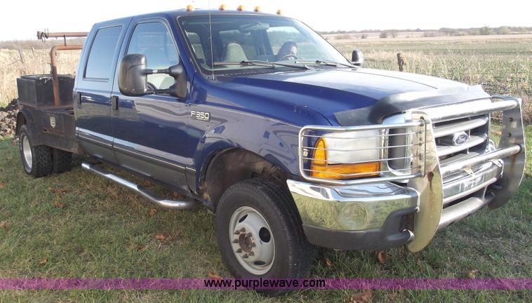 image for item C5774 1999 Ford F350 crew cab pickup truck