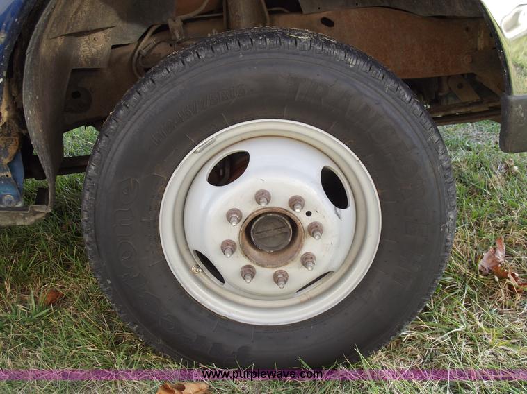 image for item C5774 1999 Ford F350 crew cab pickup truck