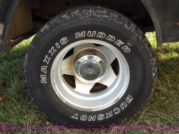 image for item C5774 1999 Ford F350 crew cab pickup truck