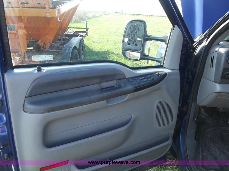 image for item C5774 1999 Ford F350 crew cab pickup truck