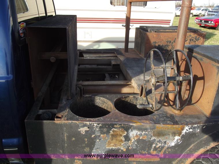 image for item C5774 1999 Ford F350 crew cab pickup truck