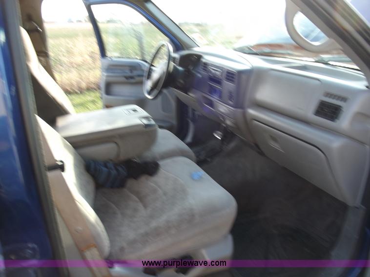 image for item C5774 1999 Ford F350 crew cab pickup truck