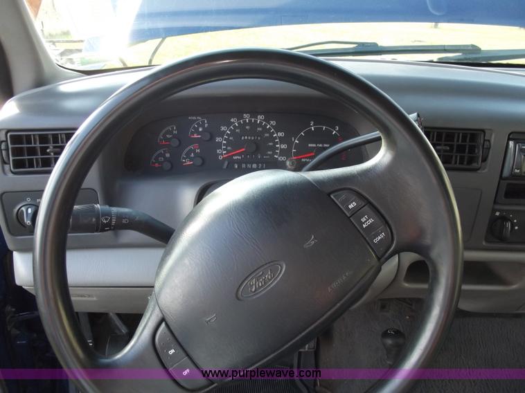 image for item C5774 1999 Ford F350 crew cab pickup truck