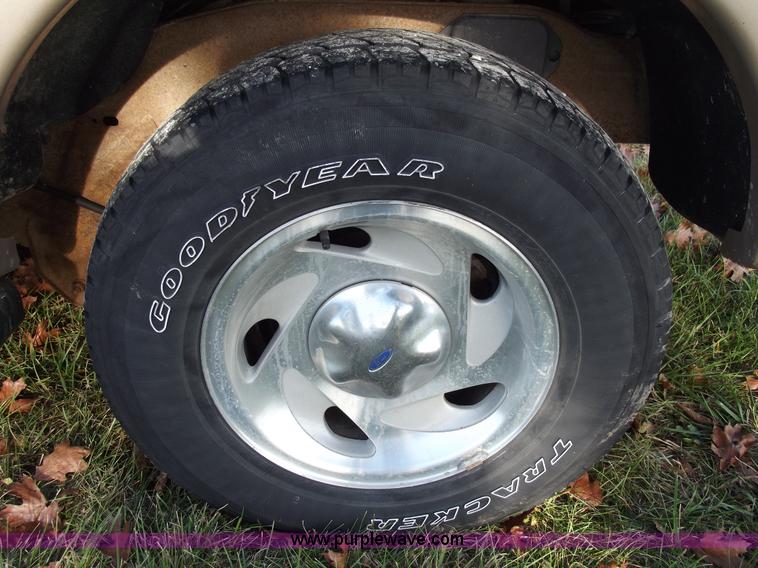 image for item C5776 1997 Ford Expedition Eddie Bauer SUV