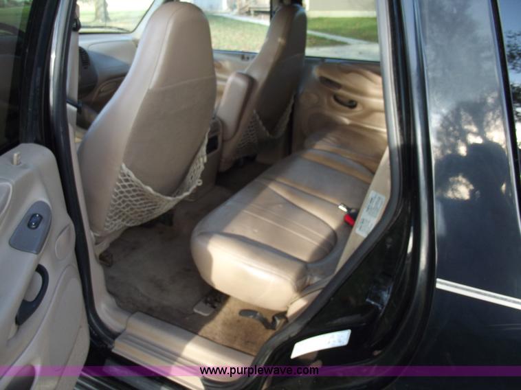 image for item C5776 1997 Ford Expedition Eddie Bauer SUV