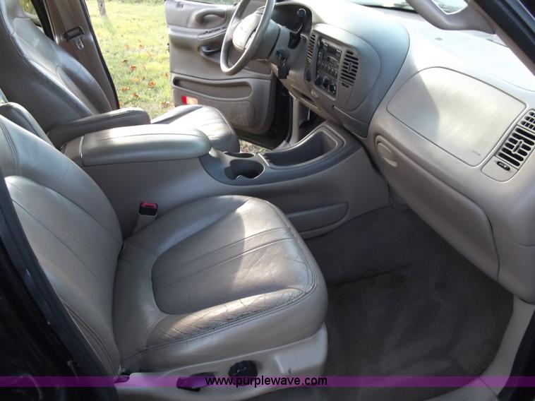 image for item C5776 1997 Ford Expedition Eddie Bauer SUV