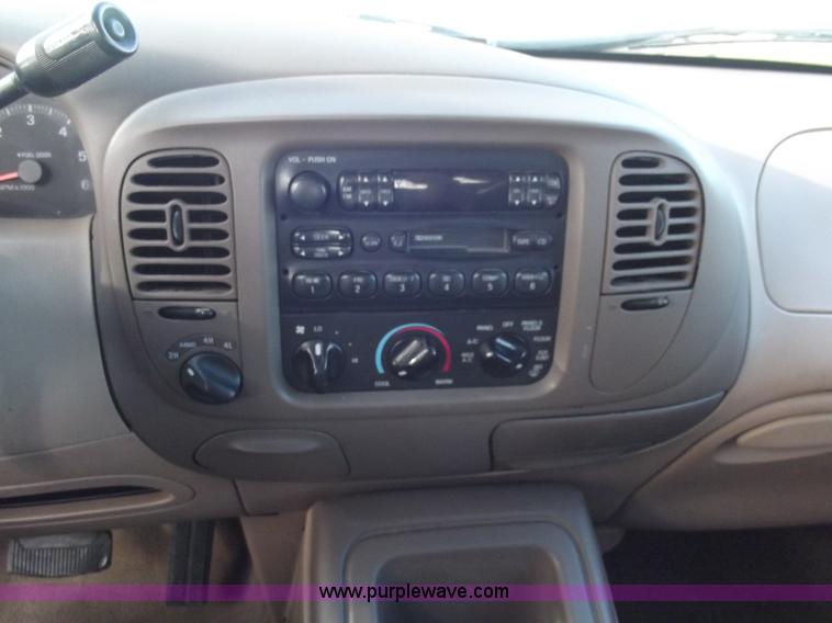 image for item C5776 1997 Ford Expedition Eddie Bauer SUV