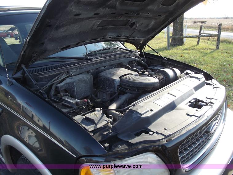 image for item C5776 1997 Ford Expedition Eddie Bauer SUV