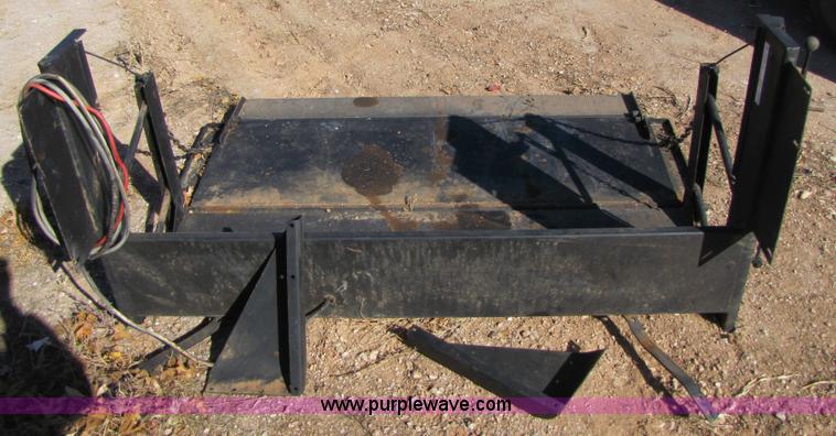 image for item C9604 Tommy Lift for pickup truck