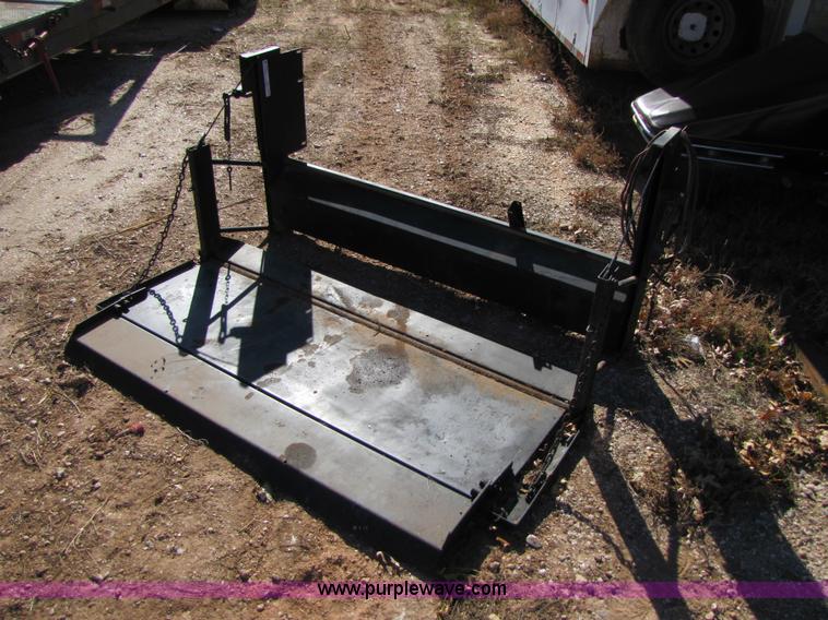 image for item C9604 Tommy Lift for pickup truck