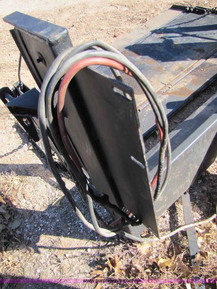 image for item C9604 Tommy Lift for pickup truck