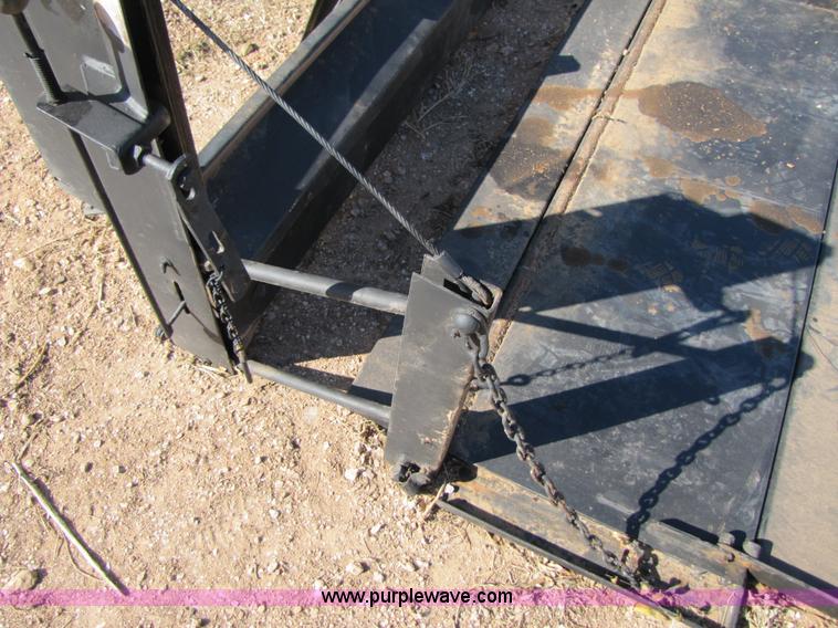 image for item C9604 Tommy Lift for pickup truck