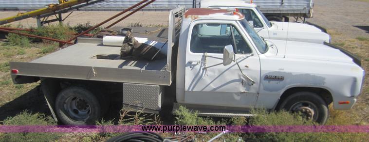 image for item C9871 1992 Dodge Ram D350 LE pickup truck