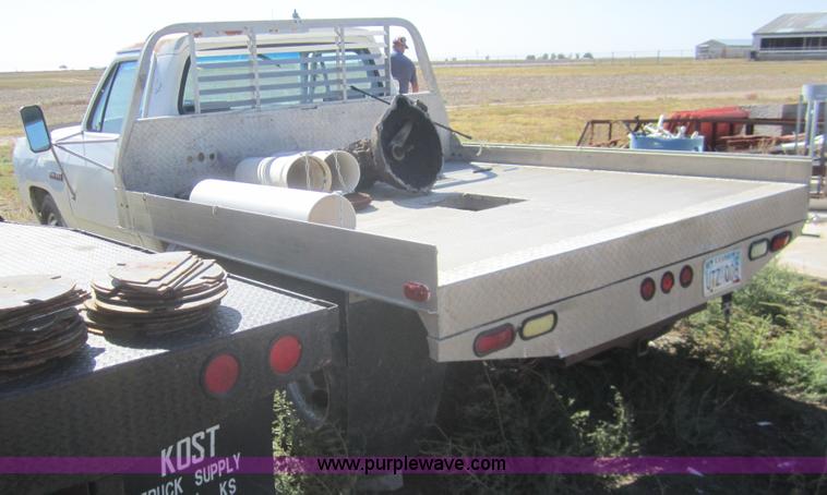 image for item C9871 1992 Dodge Ram D350 LE pickup truck