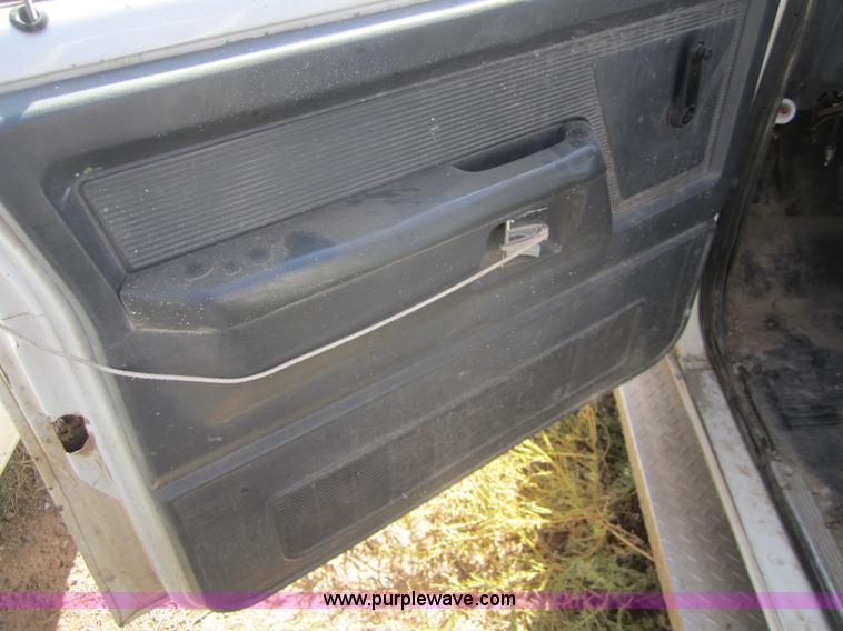 image for item C9871 1992 Dodge Ram D350 LE pickup truck