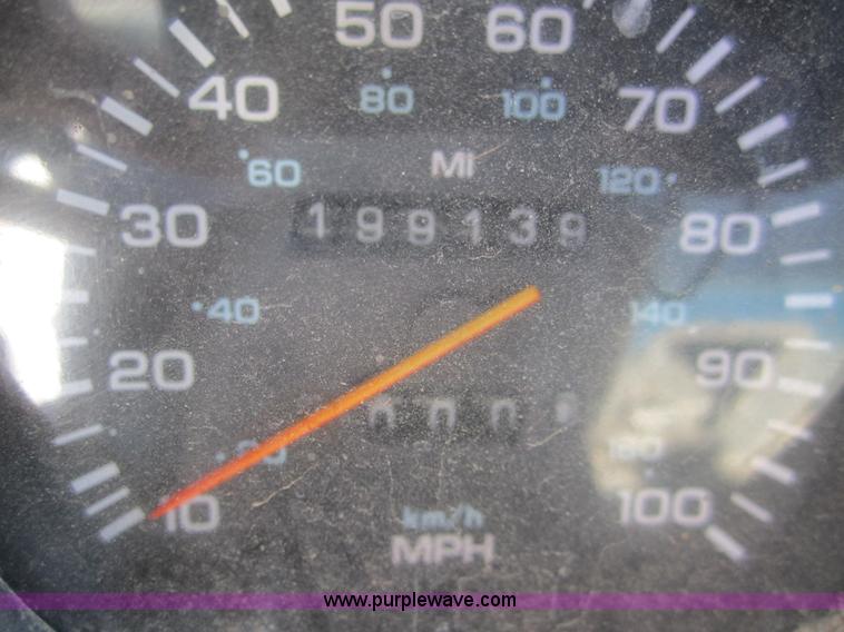 image for item C9871 1992 Dodge Ram D350 LE pickup truck